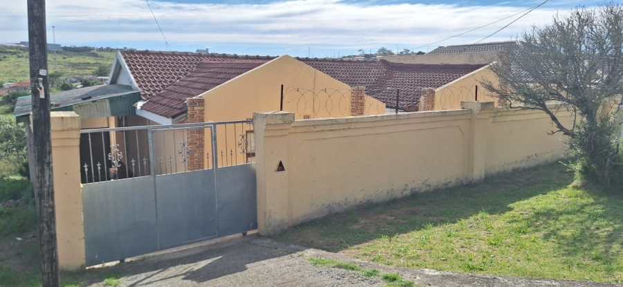 6 Bedroom Property for Sale in Mdantsane Nu 17 Eastern Cape